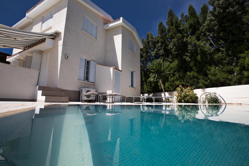 Merab Center Villas Айя Напа Екстериор снимка