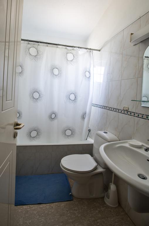 Merab Center Villas Айя Напа Екстериор снимка