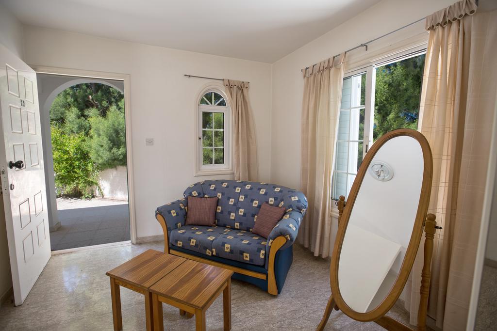 Merab Center Villas Айя Напа Екстериор снимка