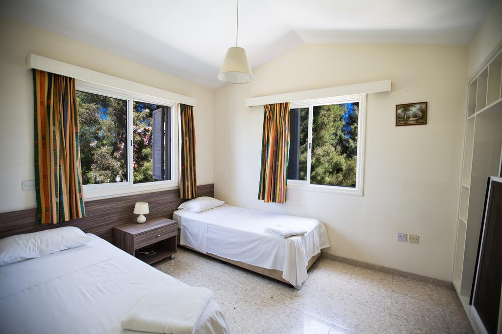 Merab Center Villas Айя Напа Екстериор снимка
