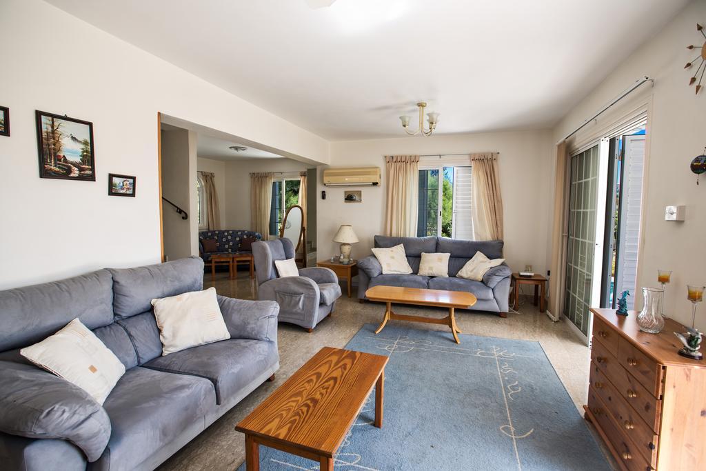 Merab Center Villas Айя Напа Екстериор снимка